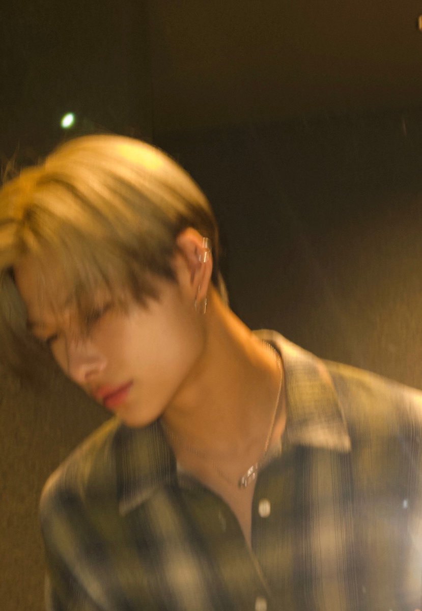 Ni-ki blurry pic top tier