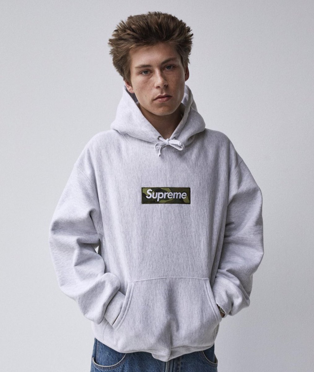 Keng_Chara's tweet photo. TesearでBoxとかビジネス臭しか感じんのやけど
まぁ全力するけど
#supreme #23fw #tesear #lookbook https://t.co/dhXcwROFDD