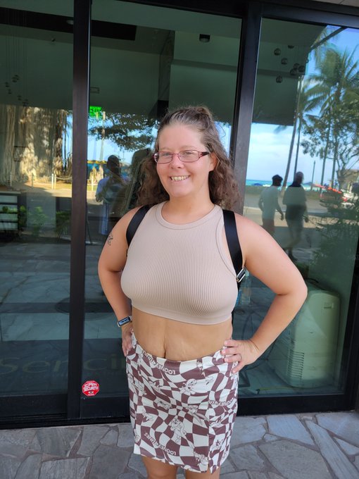 #waikiki #influencer lets get looney https://t.co/De2AH54DAm<a href="/tag/waikiki"class="tags">#waikiki</a><a href="/tag/influencer"class="tags">#influencer</a>