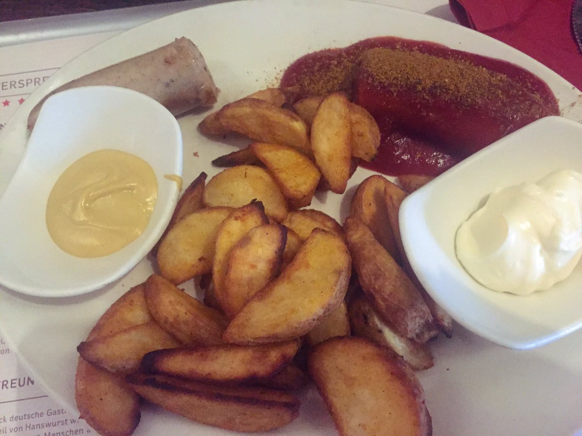 pvcerri's tweet photo. My first glimpse at Deutsh's eating habits. Aachen, 🇩🇪
#onepictureaday #travel #umafotoaodia #viagem #Germany #Alemanha https://t.co/BI8qvBL0gV