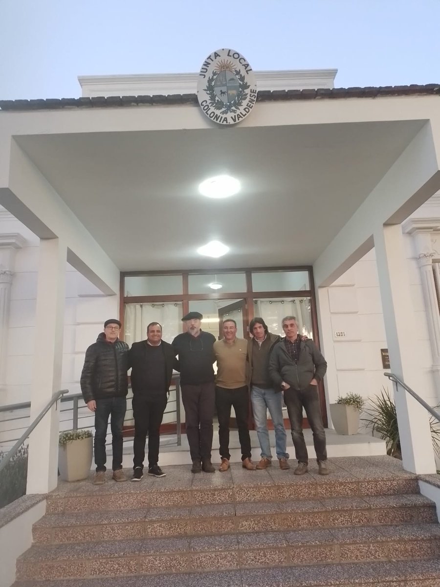 Seguimos recorriendo los 125 municipios del país.
Estos días estuvimos en Ecilda Paullier, Libertad, Nueva Helvecia, Valdense y Rosario.
Compartiendo experiencias y miradas sobre el desarrollo de nuestros pueblos junto a Alcaldes y Concejales.
Gracias a todos ellos...
