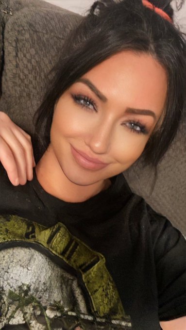 Lounge mood. https://t.co/5fBF461ZrG<a href="/tag/tittytuesday"class="tags"><span>#tittytuesday</span></a>