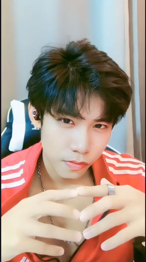 YSaclao's tweet photo. @carabeo_gab ito kna ngayon may 5k followers sa tiktok at may new single album ka na "kahit di mo baguhin". Sobra akong proud sayo hindi nasayang ang pagsuporta ko sayo. Tuloy tuloy lang gab andito kming mga taga suporta mo. Huwag ka lng magbabago pag nakamit mo na ang tagumpay. https://t.co/Gxq3xKqlrn