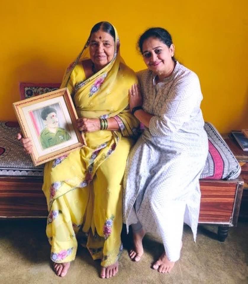 Married at 15, #VeerNari in just 7months 
Raised adopted Son,While completing her own education & nursing course.

Served in #CommandHospital with Pride till retirement.

Wishing good health for MATHURA Aai on her 74th Birthday. #Veerangana of 

SEPOY BABANRAO JATHAR
5 MARATHA LI