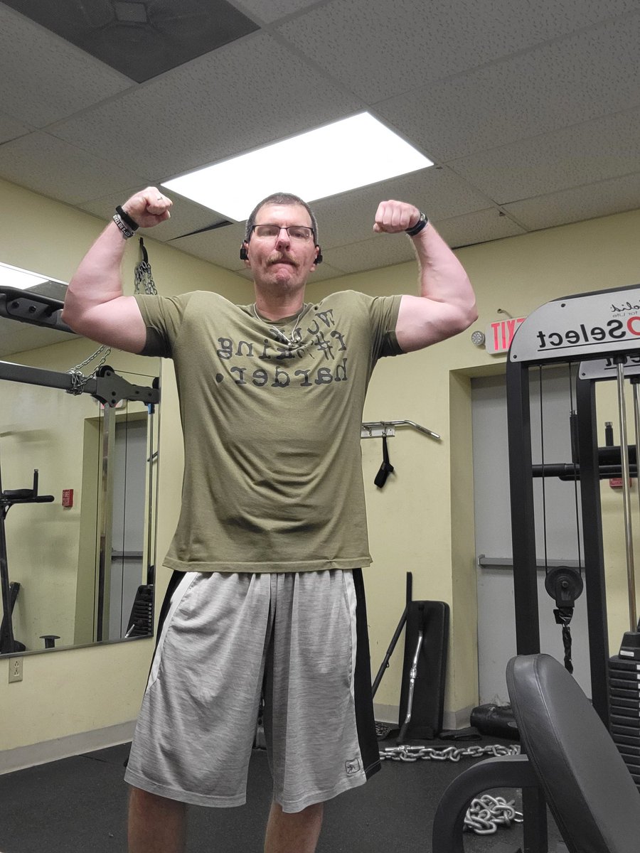 #dadsoflift great day at the gym #workfuckingharder #gym #gymmotivation #ironaddicts #isymfs