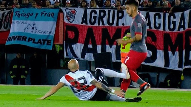 NO SE OLVIDA ES EL KARMA GALLINITAS