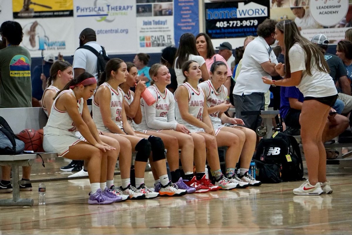 Another AAU season in the books, but this time as coach🫶🏼
Wouldn’t trade this team for the world! Flight 2024 out🥳🩷 
#FlightFamily #Flywithus ✈️🔥