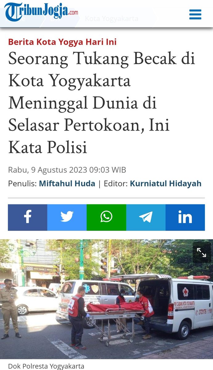 titiknol_jogja's tweet photo. Berita sedih pagi ini ttg seorang tukang becak yg hari2 terakhirnya dilalui dalam kemiskinan dan kesendirian tanpa keluarga, tanpa identitas menggelandang di selasar jalan Marga Utama, pusat ekonomi pariwisata. Orang-orang nahas inilah korban ketidakberdayaan negara yg beralasan tidak bisa membantu karena korban tidak punya KTP. Lalu untuk apa istana dan rencana kantor baru @dprd_diy ?? 😥

https://t.co/vEKtD8EFdz