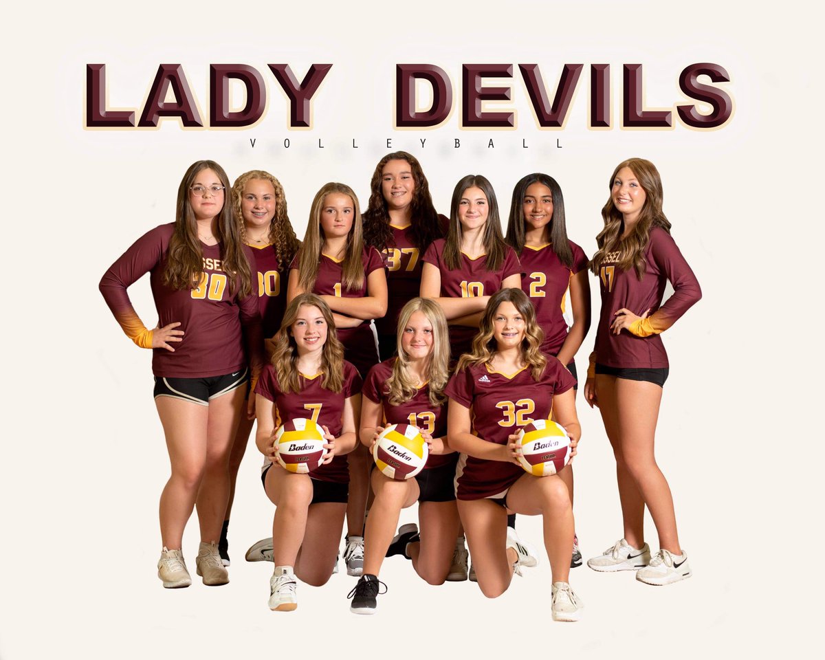 VB_RussellHS's tweet image. Your 2023 Varsity, JV and Freshmen Volleyball girls…plus a little preview of your seniors! 
📸: Sharon Bates Photography
#wearerussell #RDN #hornsup