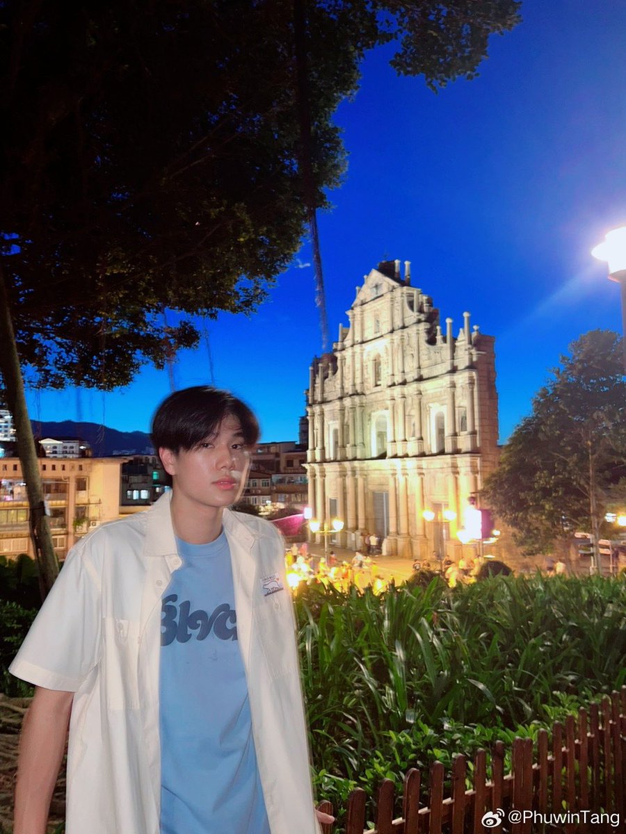 piuwintang's tweet photo. gonna miss Macau. couldn't resist capturing every moment there, especially the stunning night sky illuminated by the warm yellow streetlights. i'd love to go back there. ✨ https://t.co/K0sVqbLSMi