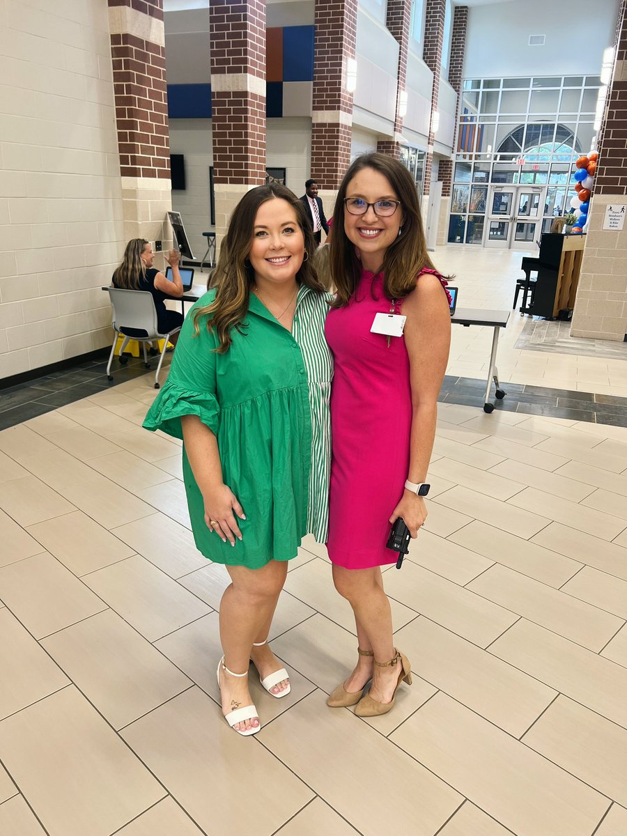 Sarah Raycroft tweet media