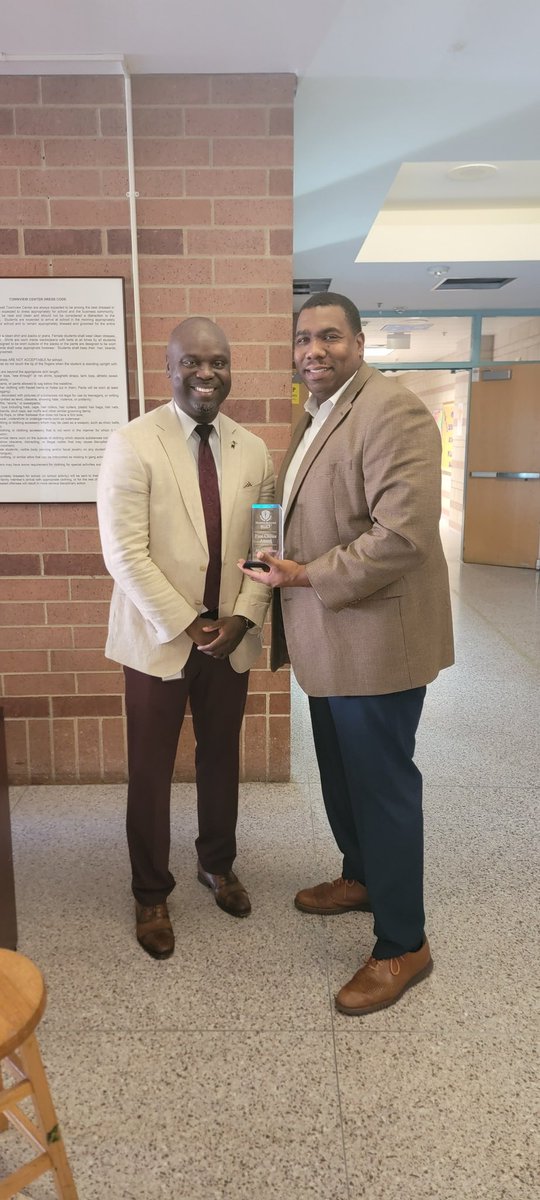 MJJackson1906's tweet photo. I must say, today was a good day! It’s all the way LIVE in Region FIVE!
#onetwothreefourfif https://t.co/tFQ2lM99EB