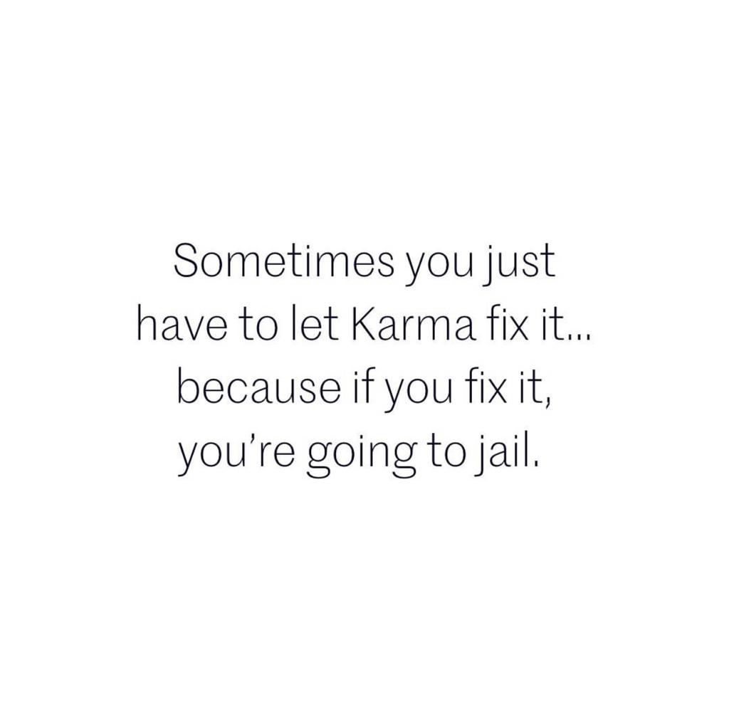 TheKindergarte3's tweet photo. And you're too pretty for jail...#karma #shankabitch https://t.co/fhNmOCYKY2