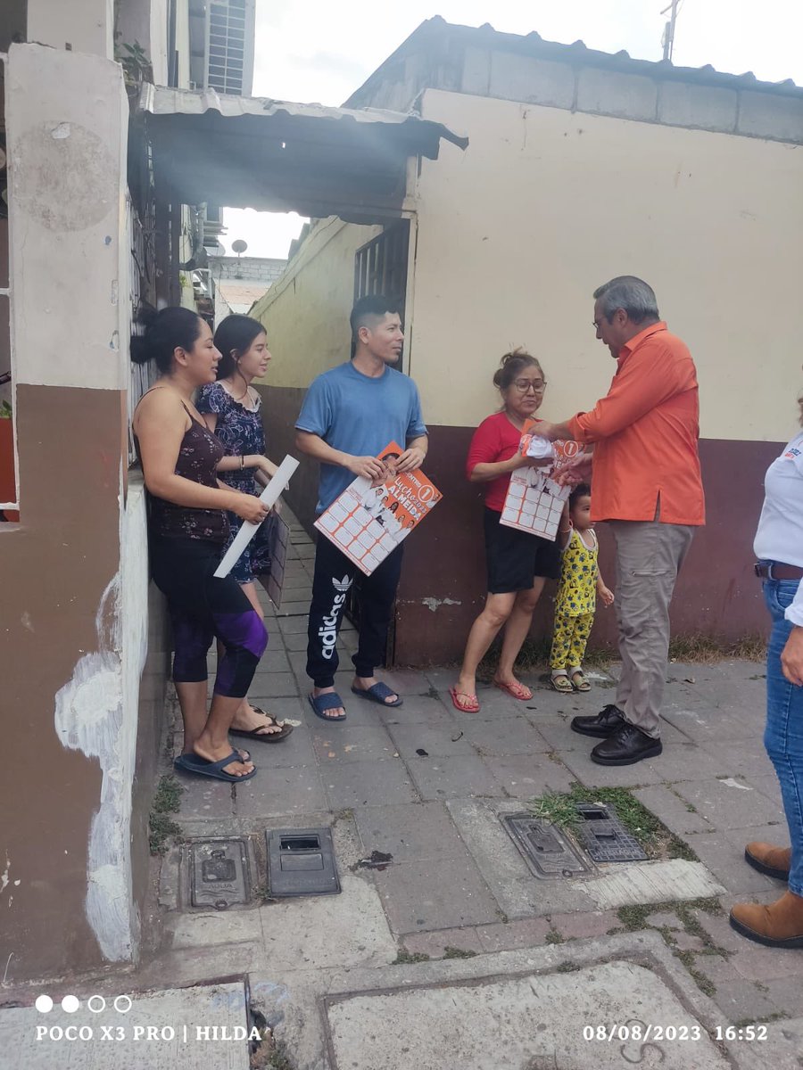 AlextortolAt's tweet photo. Que agradable es recibir el cariño de tu pueblo, de tu gente durante los recorridos diarios que hacemos los candidatos a Asambleista de Centro Democrático @cendemocratico @jimmyjairala @LuisAlmeidaM @MaruriDuque @kikoguerreroh https://t.co/y0Q91Ql7PU