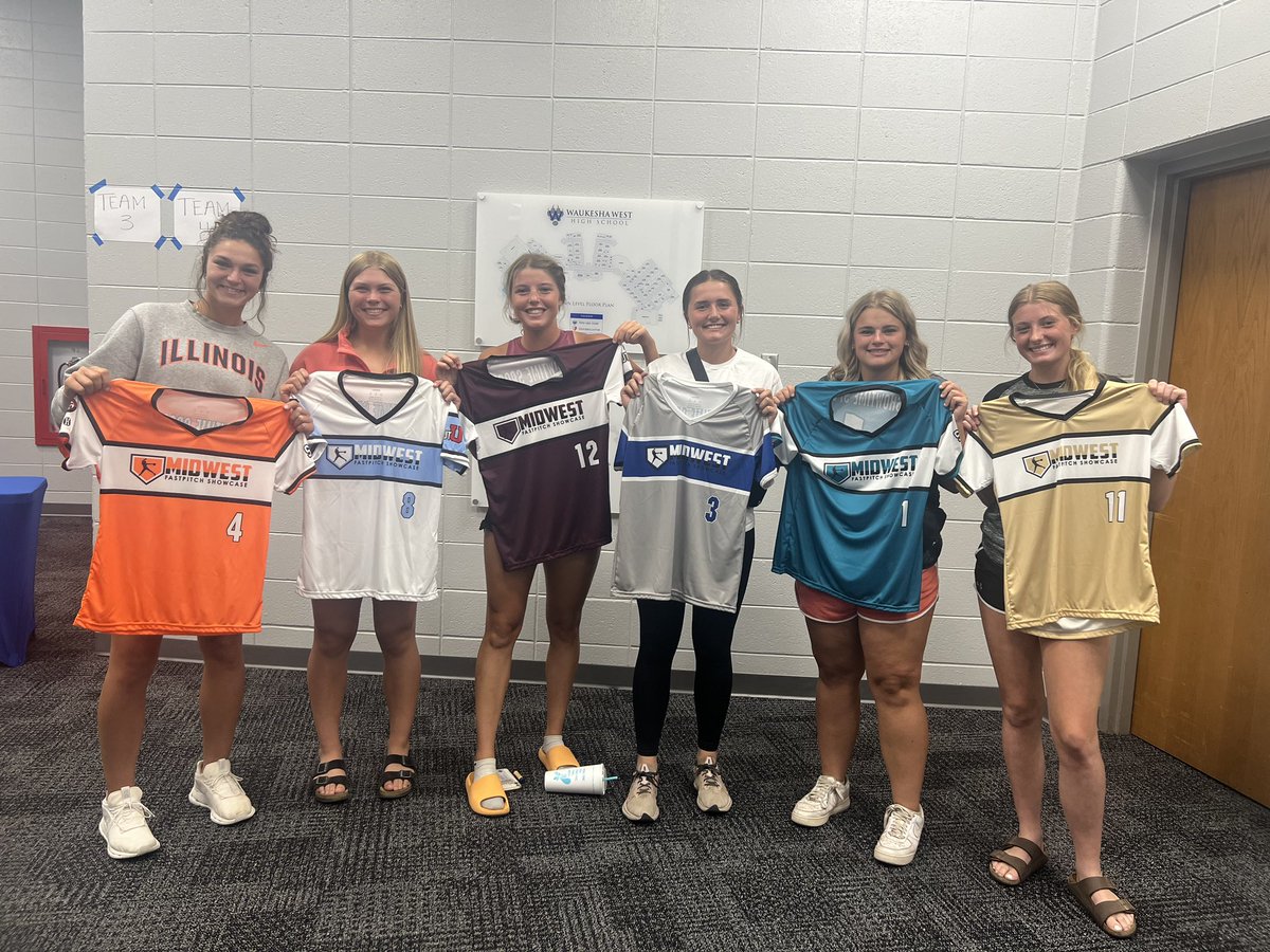 clairenelson_25's tweet photo. So excited to have the opportunity to play at the showtime sports showcase tomorrow and Thursday with team 4 Silver/Royal. Our first game is tomorrow at 8:00 am on field 2.  Also excited to cheer on my fellow teammates during their games. https://t.co/l1PqhFw43q