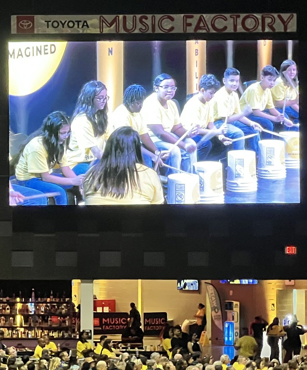 Jesskuo2010's tweet photo. Irving ISD 23-24 Convocation. We are ready to start a new year! @BrownElementary #IISDReimagined https://t.co/6vyYVA0uGK
