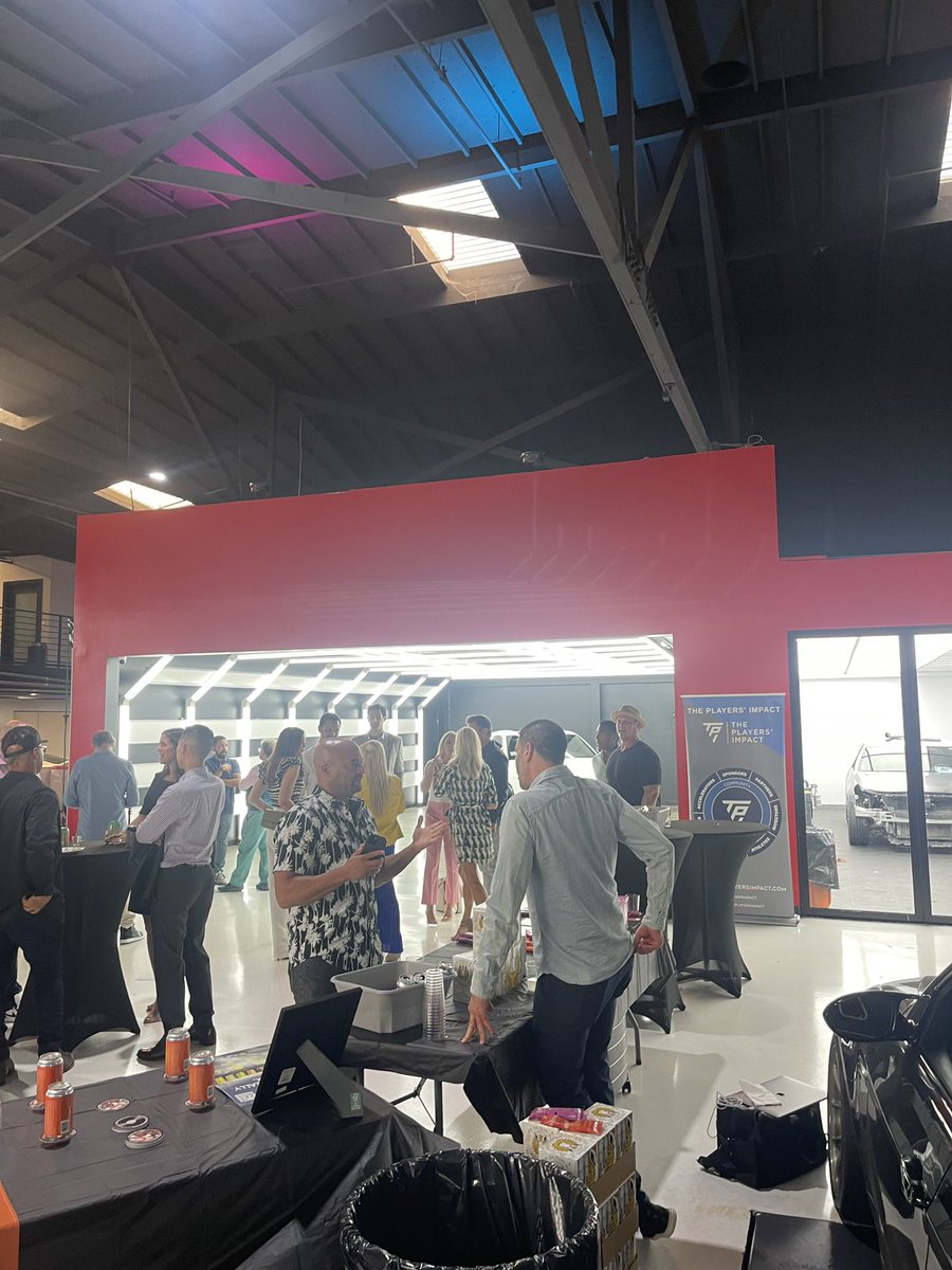 Some photos from our event tonight at 405 Motoring 📸