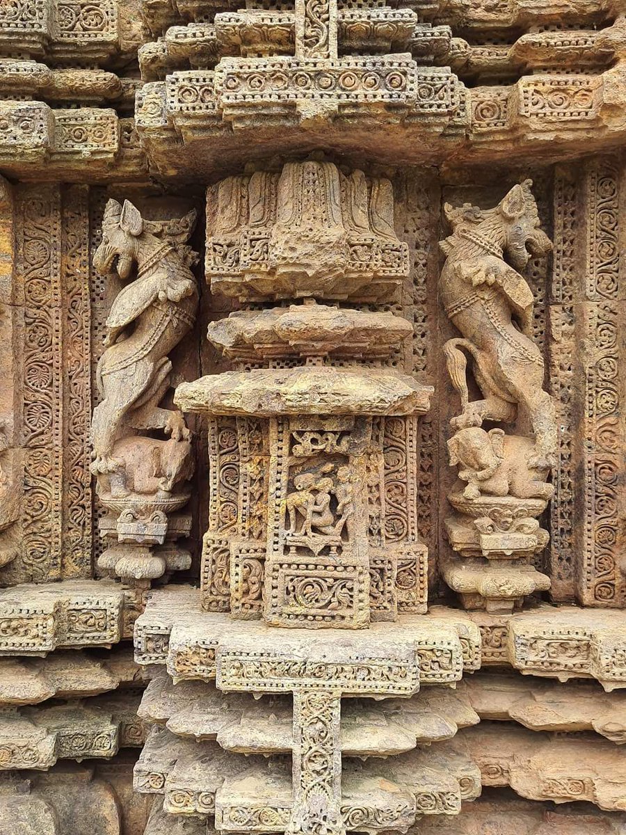 Incredible architecture of Konark sun temple , Odisha, BHARAT (India) 🚩

#AncientTemple 
#सनातन_धर्म