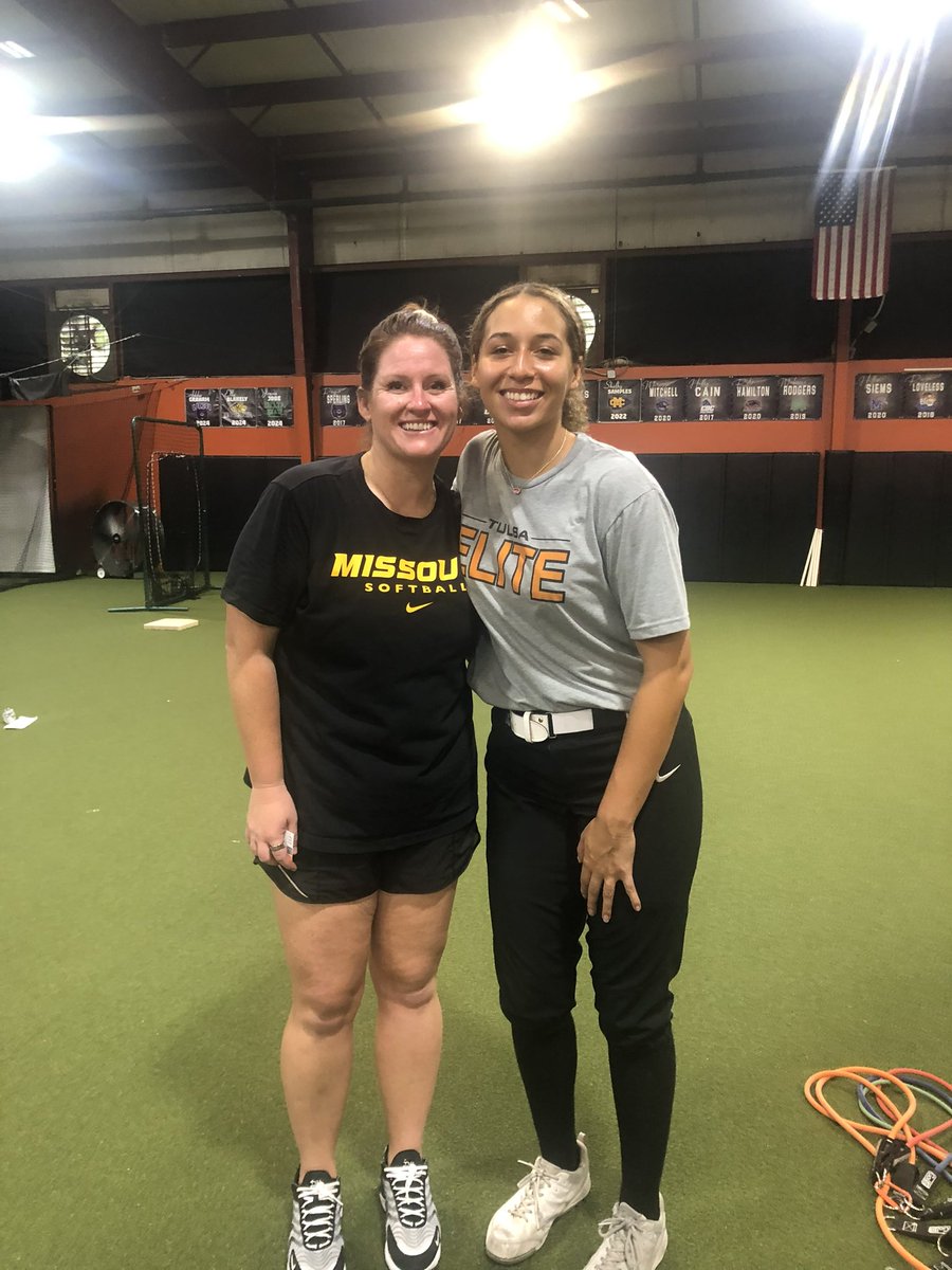 Today I attended the Tulsa Elite camp and met some great coaches. Thank you Tulsa Elite and thank you to all the coaches that showed up! 

<a href="/jtjones00/">Jordon Jones</a> @TE18U_Jaramillo 
<a href="/TopPreps/">SPORTS NEWS - High School, JUCO, Transfer Portal</a> <a href="/BrookeOHair3/">Brooke Best-O'Hair</a> <a href="/SAUSoftball/">Mulerider Softball</a> <a href="/coach_murphree/">Coach_Chris_Murphree</a> <a href="/blpsoftball/">Benton Lady Panther Softball</a> <a href="/JAnderson_Coach/">Jason Anderson</a>
