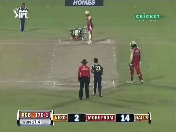 katyxkohli17's tweet image. - Gayle was on 98* and RCB needed 2 runs to win. 
- Virat Kohli kept blocking balls so that gayle could score his 1st IPL century.

 Most selfless player in history of cricket