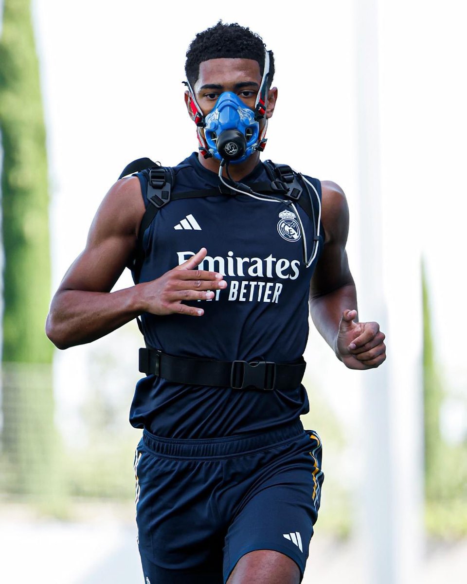luca_varan's tweet photo. Barça n'a pas assez d'argent pour acheter ces trucs là 😎 https://t.co/Bm3sJQnJDr