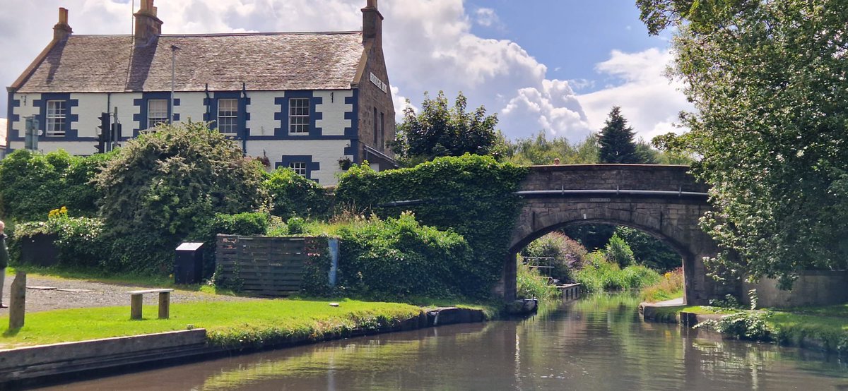 Last week our Weekend Resource enjoyed a trip to the Ratho Barge! 

We travelled down the Union Canal, stopping for lunch on Ratho Bridge. 

The sun was shining (mostly!) as we returned, giving us some stunning views. 

Thank you to the Seagull Trust for this great day out.