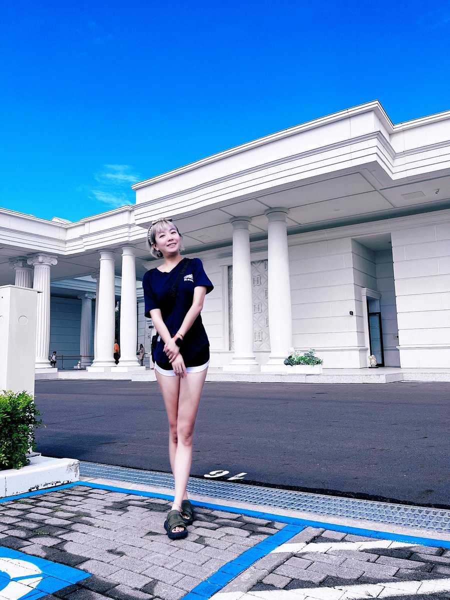 放假🏖當老公的模特兒把我拍超高開心😃，彌補我是矮冬瓜😫號稱160 https://t.co/EDlotvasCU