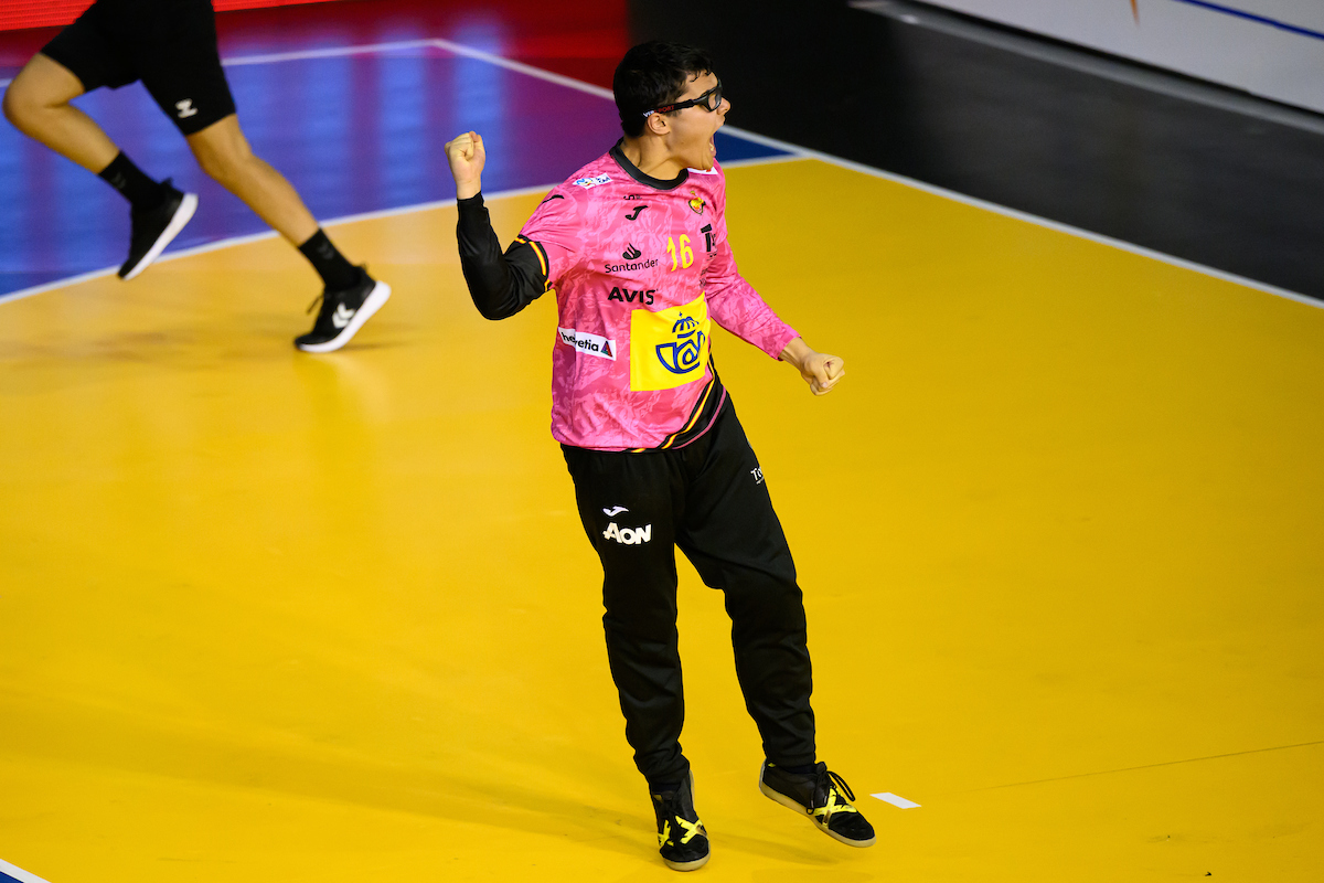 🔥 𝐒𝐞𝐜𝐮𝐞𝐧𝐜𝐢𝐚 𝐝𝐞 𝐮𝐧 𝐩𝐚𝐫𝐚𝐝𝐨́𝐧 𝐞𝐧 𝟕 𝐦𝐞𝐭𝐫𝐨𝐬 🧤

👀 By: <a href="/poolamores/">Pol Amores</a> 

©️ Kolektiff / @ihf_info

#Balonmano #FollowTheFuture #Croatia2023