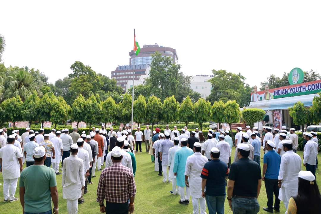 IycBahrain's tweet photo. Greetings to all the youth congress workers on the occasion of the Indian Youth Congress Foundation Day
Jai Hind! Jai Youth Congress!
#IYC #FoundationDay #IYCInternational https://t.co/WMoPuHG4GN