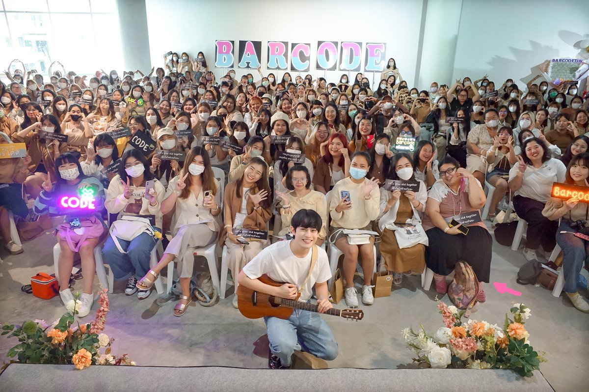 punpunsakuza's tweet photo. ชอบรูปงานน้องบาร์โค๊ดจังอ่ะดูอบอุ่นดีจังเห็นแล้วใจฟูดี #BarcodeDayWithHisUnit #barcodetin @BarcodeTin https://t.co/b50mYLkzvq