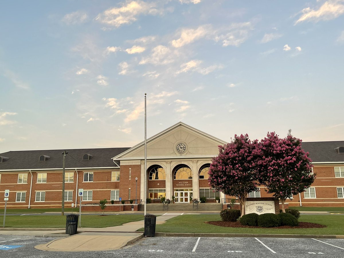 It was a great first day at BB Comer HS! We have an outstanding staff with some really great students who are anxious to learn! Looking forward to great things happening in the 2023-2024 school year! #LeadingtheWay #comerpride #dedicated #bbcmhs