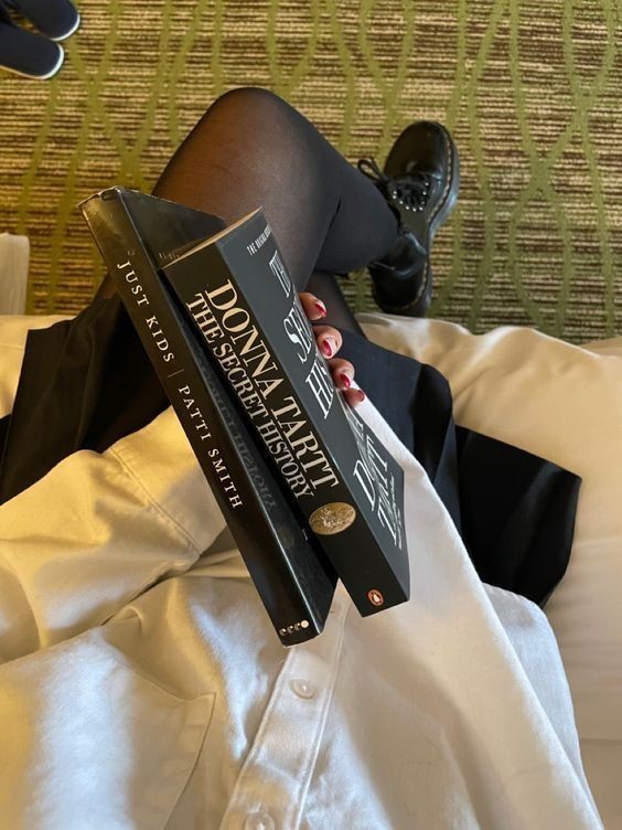 starsts452731's tweet photo. oii!! 

- ☆ 𝑠𝑡𝑎𝑟𝑠
- 07 / 10° e.m
- Br/pt 
- ela/dela.
- foco: parar de procrastinar e cursar psico em Londres 

• 📩 poemas, livros, músicas, Lana del rey, tudo que seja clichê, fotos, arte e psico.

search : #studytwtbr #studytwt #collegetwt https://t.co/IyR7CL6VZd