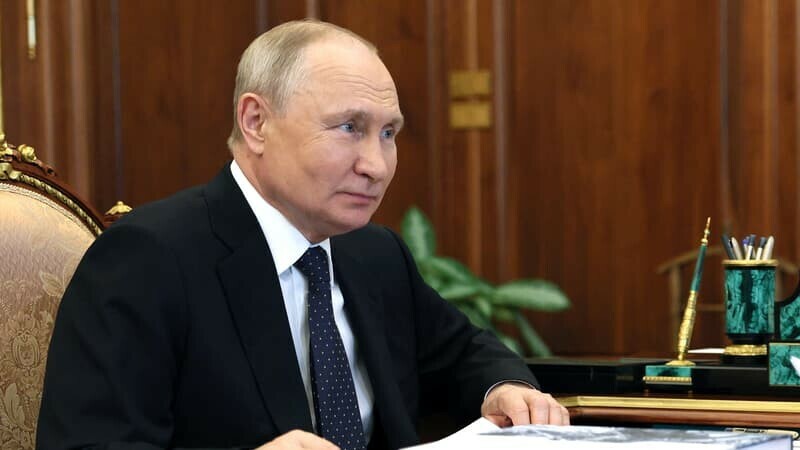 BFMTV's tweet photo. "Les élections ne devraient même pas avoir lieu": le porte-parole du Kremlin juge "évident" que Poutine sera réélu
https://t.co/eiXH332sPM https://t.co/UVdKbmKeCP