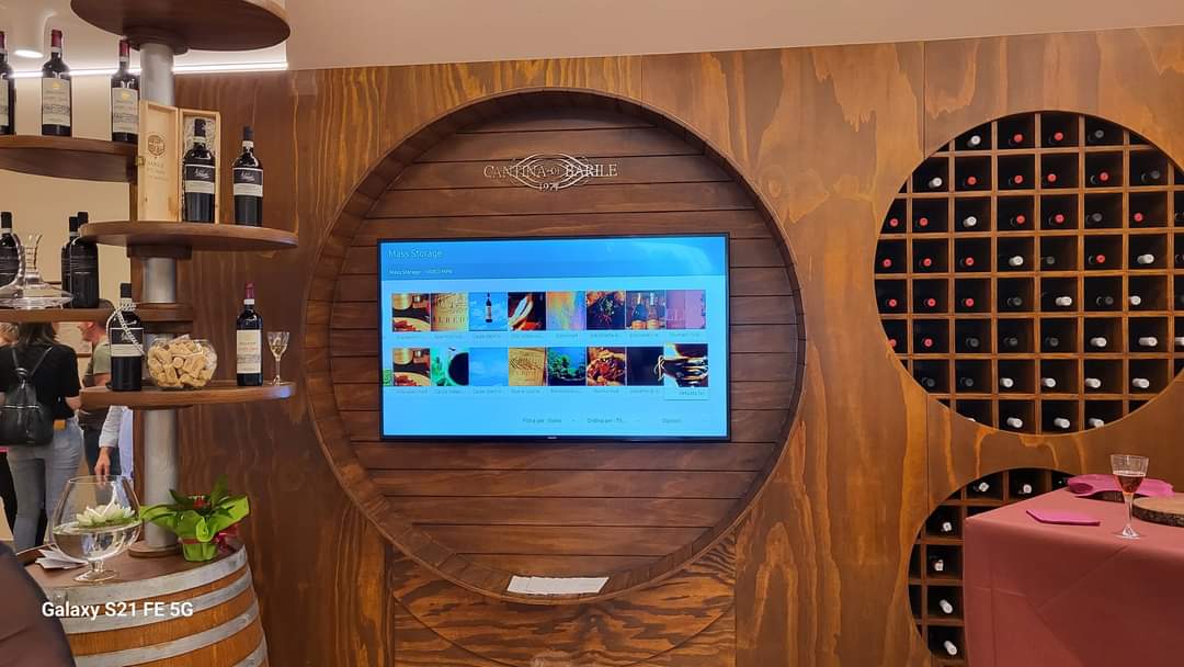 roccofranciosa's tweet photo. Inaugurato a #Barile il nuovo #puntovendita #vini e #spumanti #CantinaDiBarile 🍷❤️
Ad Maiora semper!
✅️ https://t.co/Jbt1dcU4S6
#barile #cantinadibarile #Vulture #Basilicata #lucania
#aglianicodelvulture per #passione
#carpediem #vetusto #moscato #venere #ellenico #Rosato https://t.co/EH70Tln9TG