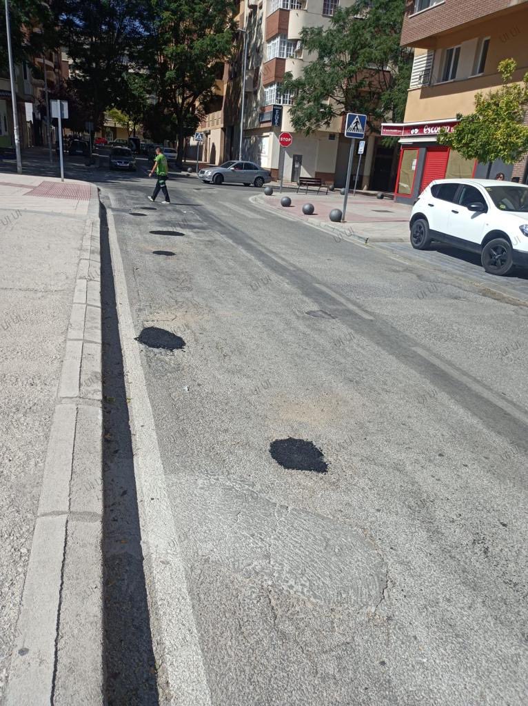 🚧 Aglomerado ecológico en pavimentación de calzadas.

🫒 El hueso de aceituna forma parte de los componentes del producto contando también  con polvo de neumático reciclado

♻️ Desde la concejalía de Conservación e Infraestructuras se apuesta por la sostenibilidad medioambiental