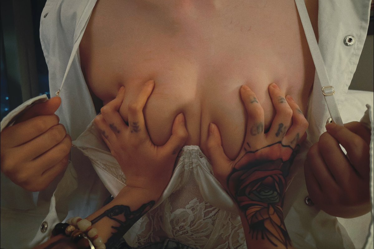 Banana" (@peesss2) on Twitter photo 