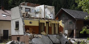 BitcoinSlovenia's tweet photo. Big thanks🙏 to everyone who donated your precious #satoshis to help people affected by the massive floods that hit the #Slovenia 🇸🇮 since 4 August.

#togetherwearestronger

If you still have some #sats left.... 💪💪

https://t.co/nyxGjfOFdh https://t.co/YGDXD4UrUw