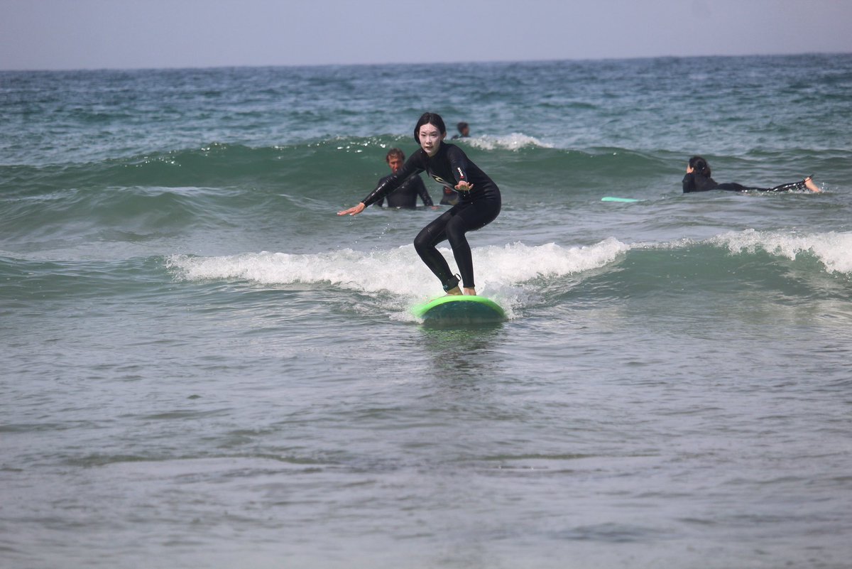Because every day is a surf day 🤙 

#letsroll #morocco #surfstoke #surfing #surflessons #learntosurf #surfschool #agadir #surfagadir #surfmarocco #surfsession #lifeisswell #smallgroups #qualitytuiton #surfexperience