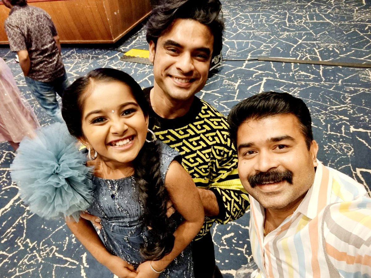 Devanandhafans's tweet photo. #Devanandha With @ttovino 

#Devootty
#AKDFA https://t.co/fR2WGF5xMm