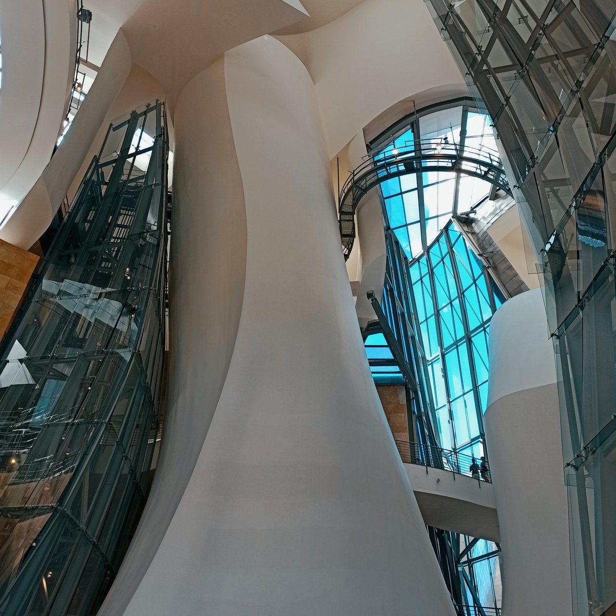 SinuAVS's tweet photo. Muy bonito Bilbao :) https://t.co/pgxPeCyq3F