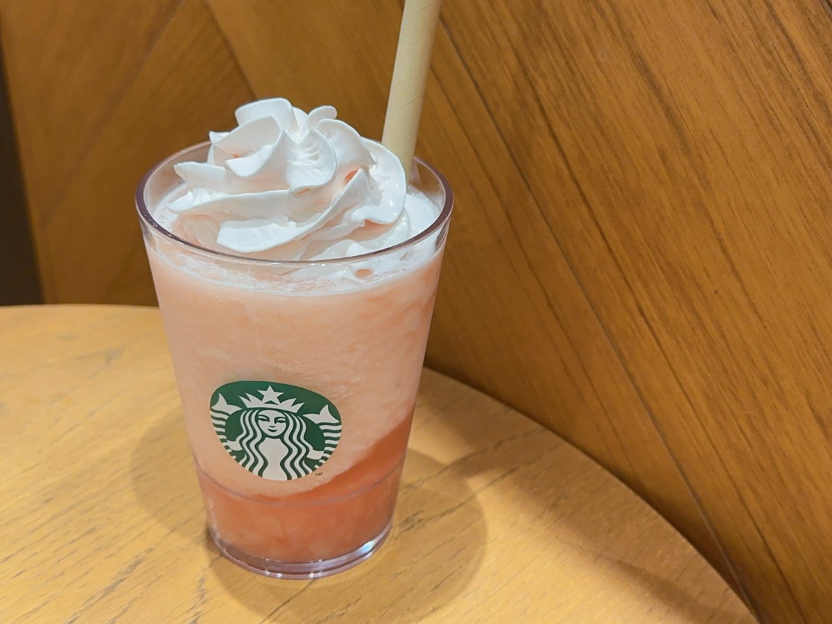 もうスイカの飲んでる人いるね🍉？？
なーなはまだ桃を一度も飲んでなかったので…桃飲みました！ギリギリせふ♡笑
これ凄く好きだったからもっと早く飲めばよかった〜🥹 ՞ ՞ チケットありがとねん♡ https://t.co/N9U0IokAit