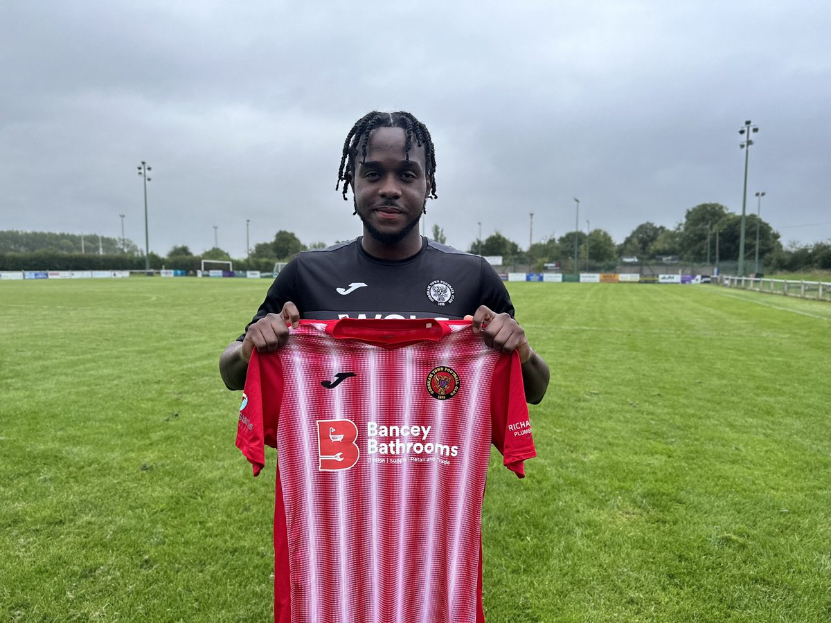 𝐖𝐄𝐋𝐂𝐎𝐌𝐄 𝐒𝐇𝐀𝐐 𝐒𝐌𝐈𝐓𝐇 🤝

Corsham Town Football Club are excited to announce that Shaquille Smith has signed for the club. Shaq is an exciting attacking player, who impressed when he played against us last season. 

Shaq joined up with the squad for training last
