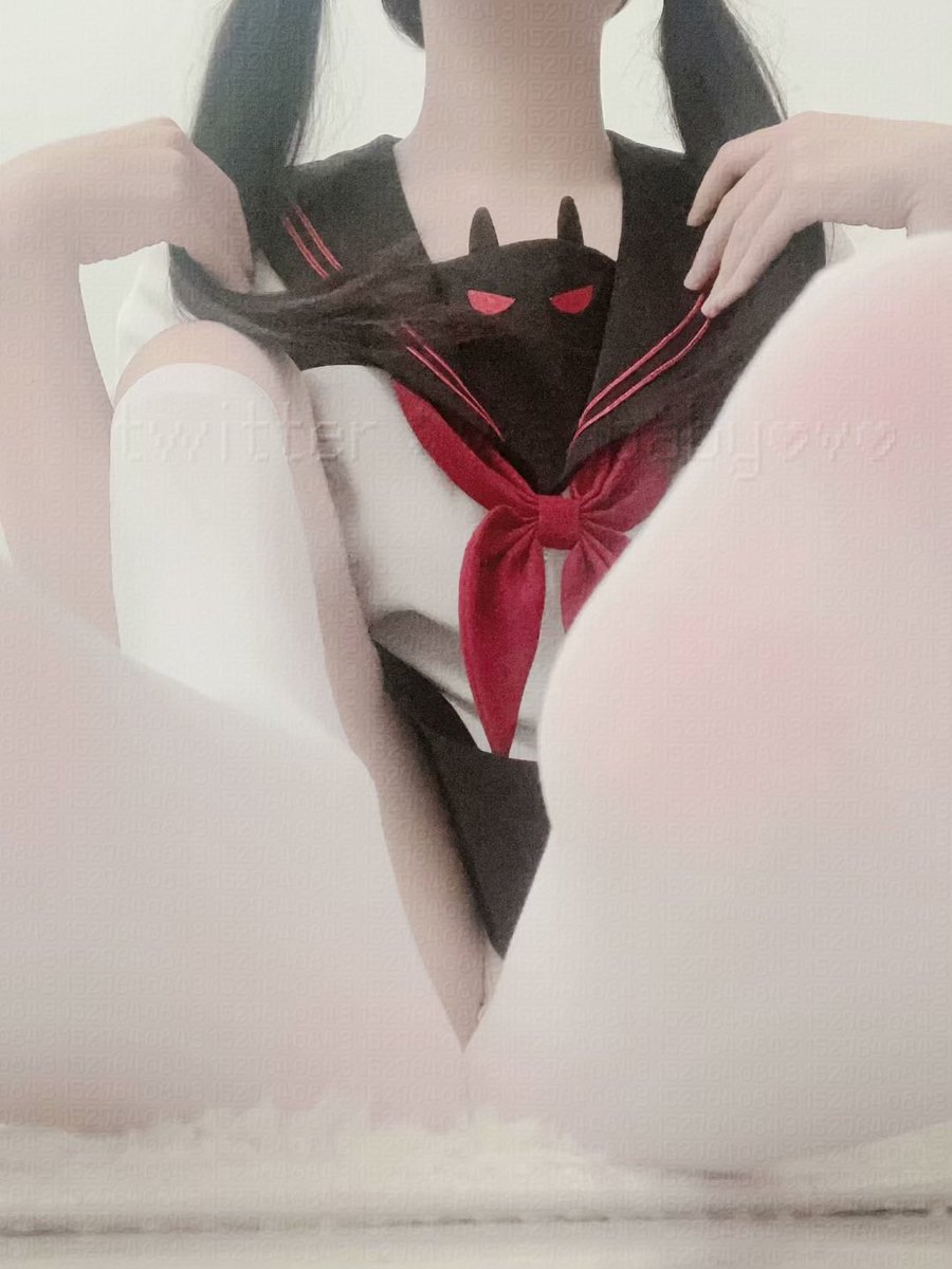 喝你妈喝 奶茶买不起吗 一个劲的要要要 臭几把网络乞丐还把b格提升起来了 还冬天第一杯奶茶 完了秋天的第一杯奶茶 你可真能找个机会就圈啊 说这么多口干了 谁请我喝杯瑞幸 我有券 9.9就行 https://t.co/wJlt5NIuxM