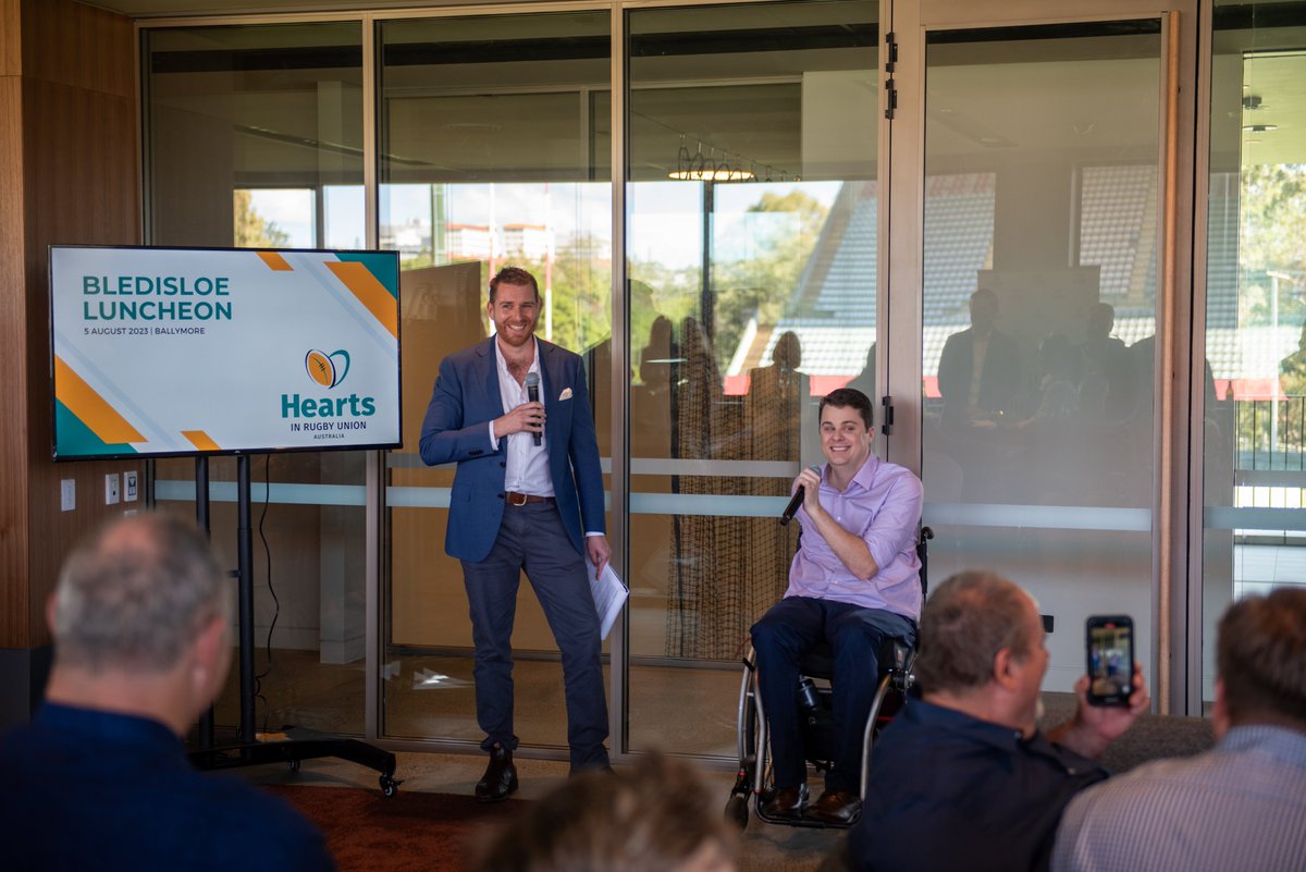Tom Mitchell tweet media