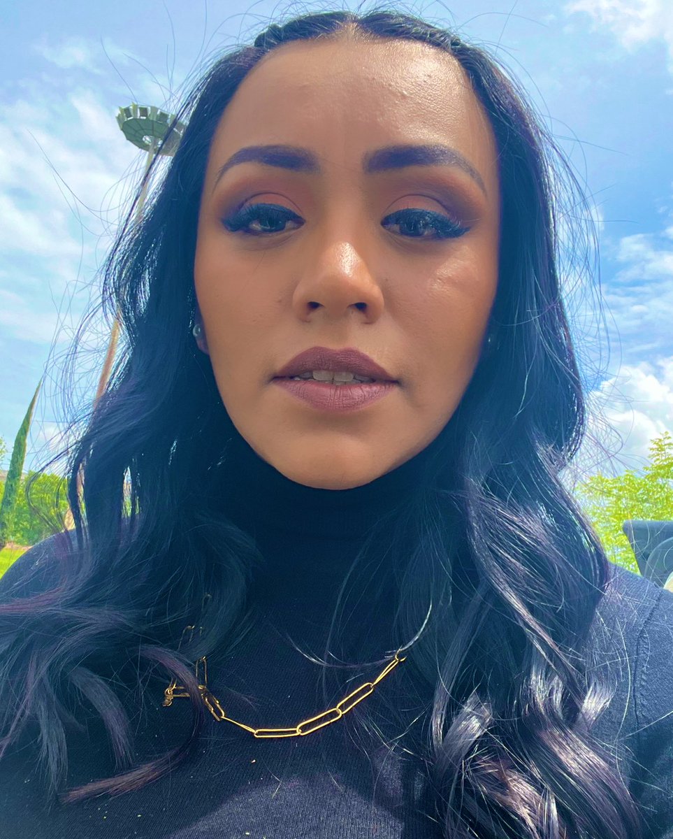 Keren_Reyes_Cas's tweet image. De camino para trabajar juicio📰⚖️
#worktime 👌🏻