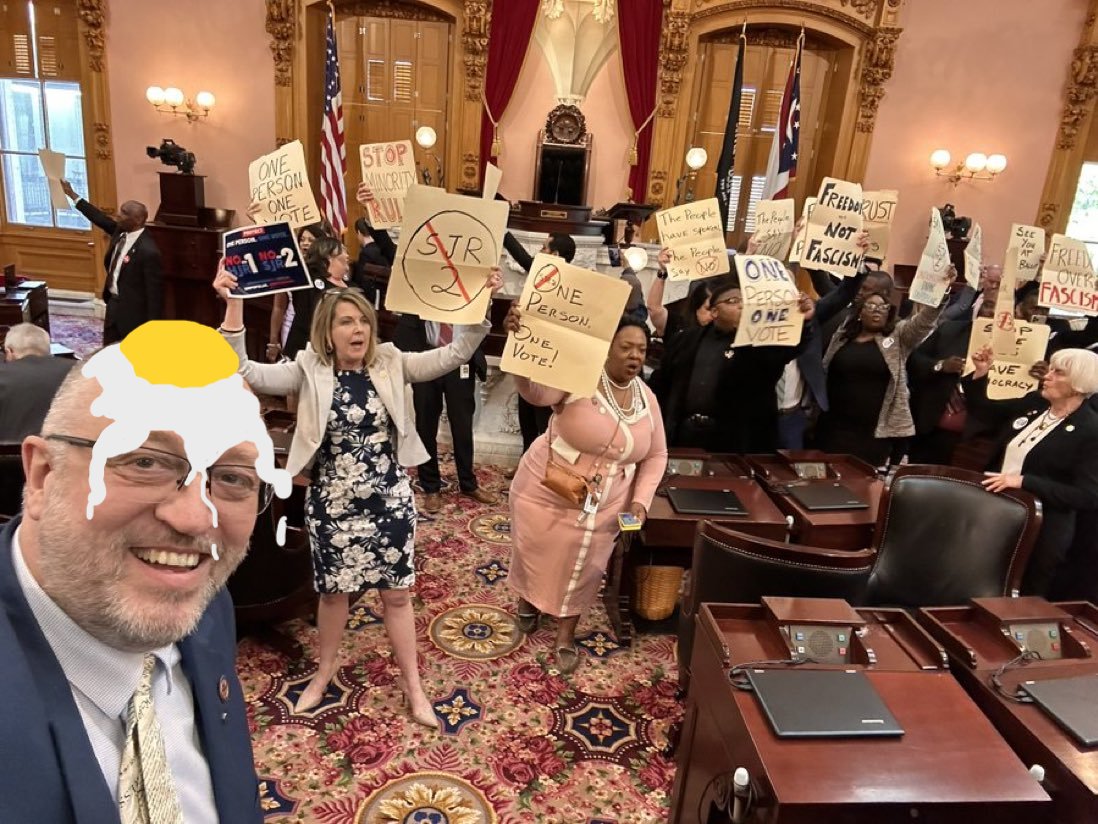 TrevorPMartin's tweet photo. Hey Gary, @clickforohio, I want your friends to see. @BrianStewartOH @FrankLaRose @MGonidakis
I know you're used to looking stupid, but that's fuggin' egg all over your face! 🤣🤣🤣
#VoteNoInAugust #NoOnIssue1 #LouvreofPoliticalPhotos https://t.co/mis7AabUmB