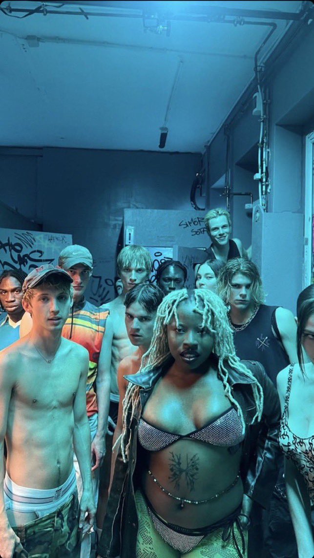 fuglibetty's tweet photo. every Scene in every somewhat metropolitan city is essentially just an amalgamation of these 3 images—the substance abusing raver, the pretentious cultural aristocracy, the irreverent ironyposter. together they comprise &amp; maintain the underground https://t.co/1Ta44O5QLN