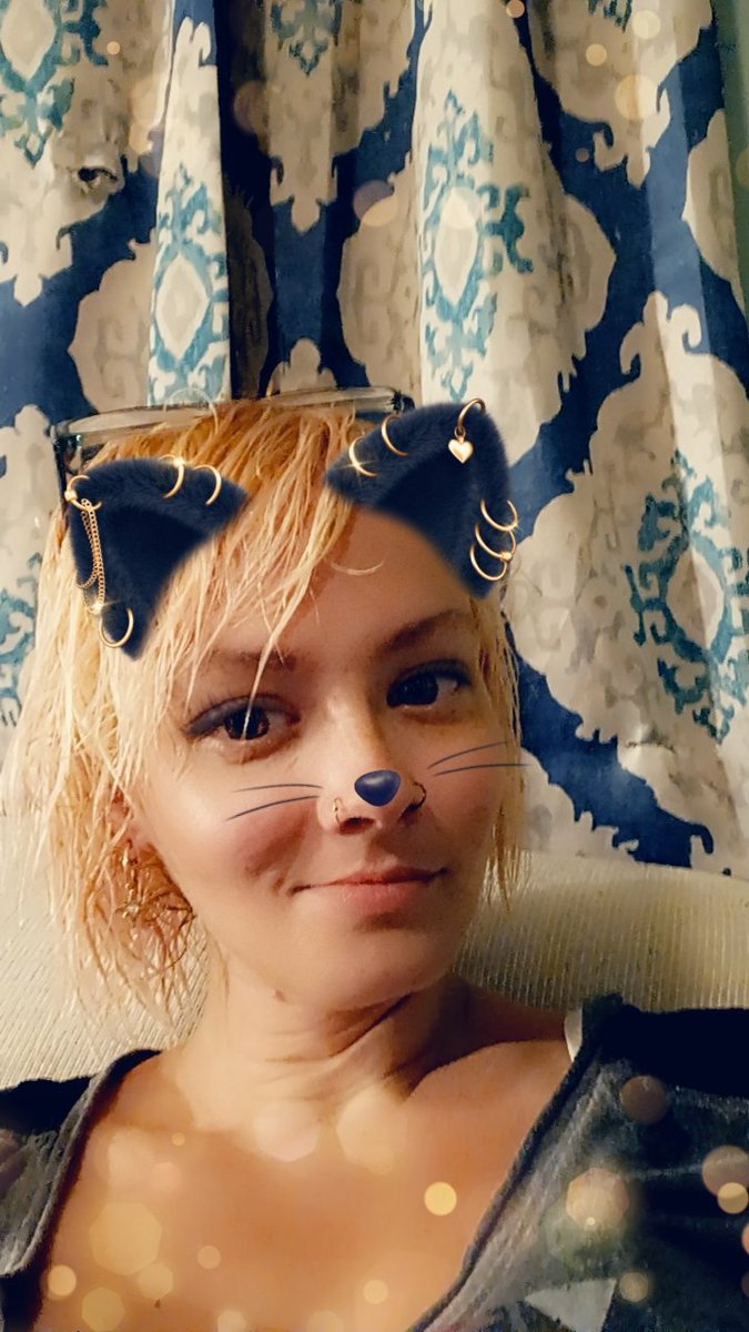 DD4710015963438's tweet image. NSFW 18+ only 
❤️32yrs old gamer and music lover
💙Selling content and vids ask for prices
❤️Kinky
💙Bisexual