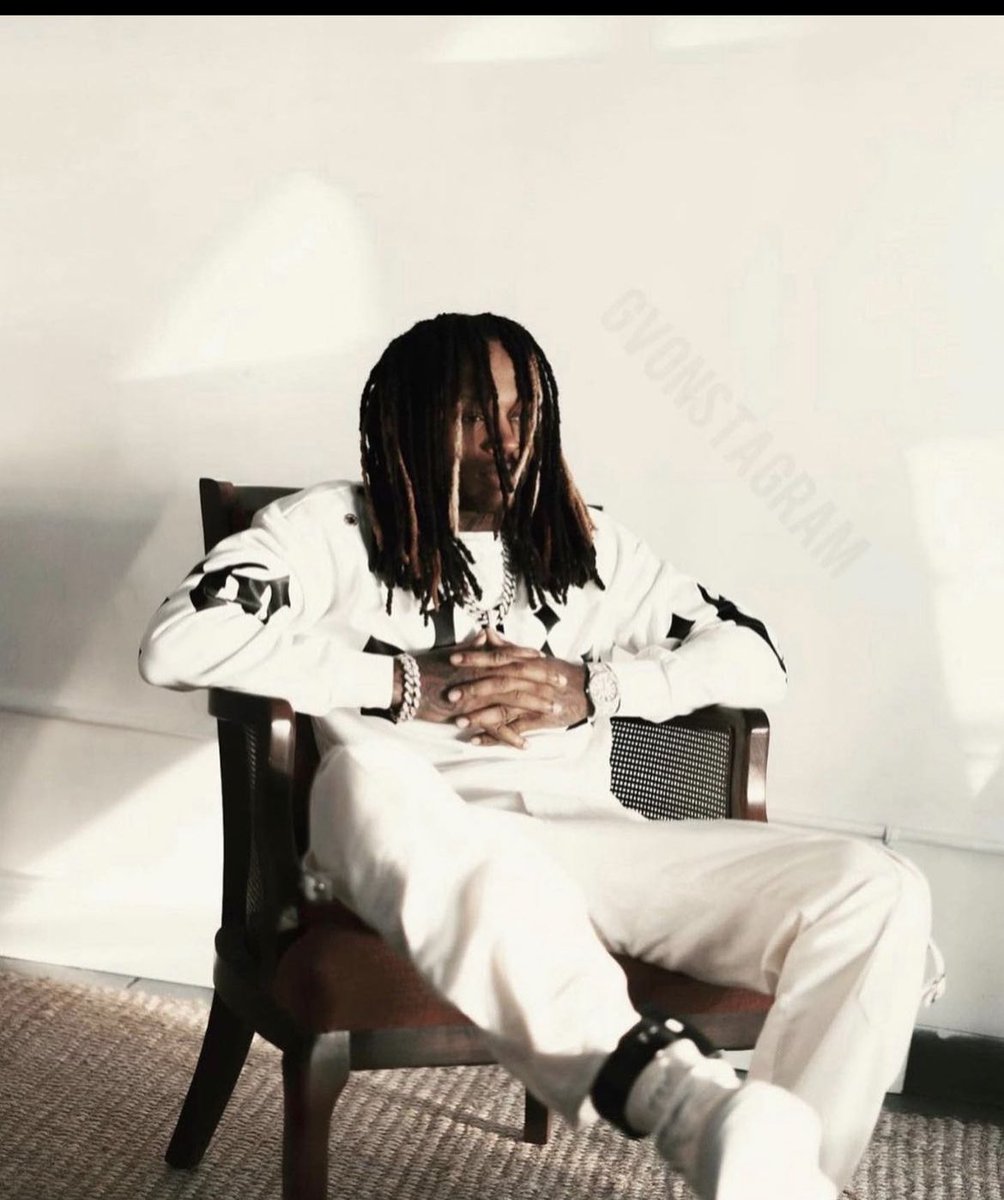 ynwotf6446737's tweet photo. Happy birthday von he wouldโve been 29 today #llvroy๐๏ธ๐ค #vonbetter #kingvonedits #kingvon #von #goat #vroy #otf #oblock #kingvonedits #kingvonfrmdao #kingvonforever #grandsonforpresident #grandson https://t.co/qL80CdPGzY