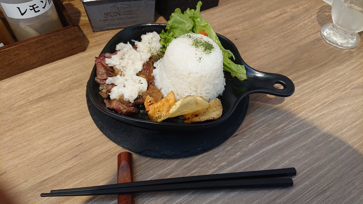 sweet_madonna86's tweet photo. また気になるメニューが増えてた
フレンチラーメンの
#matoya @ryugasakimatoya さん
でトリュフ香るつけそば&ビーフプレート
お肉ホロホロだけども焼いてあって香ばしい
つけそばは周囲の具材と併せて美味しく頂きましたとさ
#龍ケ崎 #龍ヶ崎 #竜ヶ崎 #フレンチ #ラーメン #つけそば #龍ケ崎食べ録 https://t.co/1QFPueCjHY